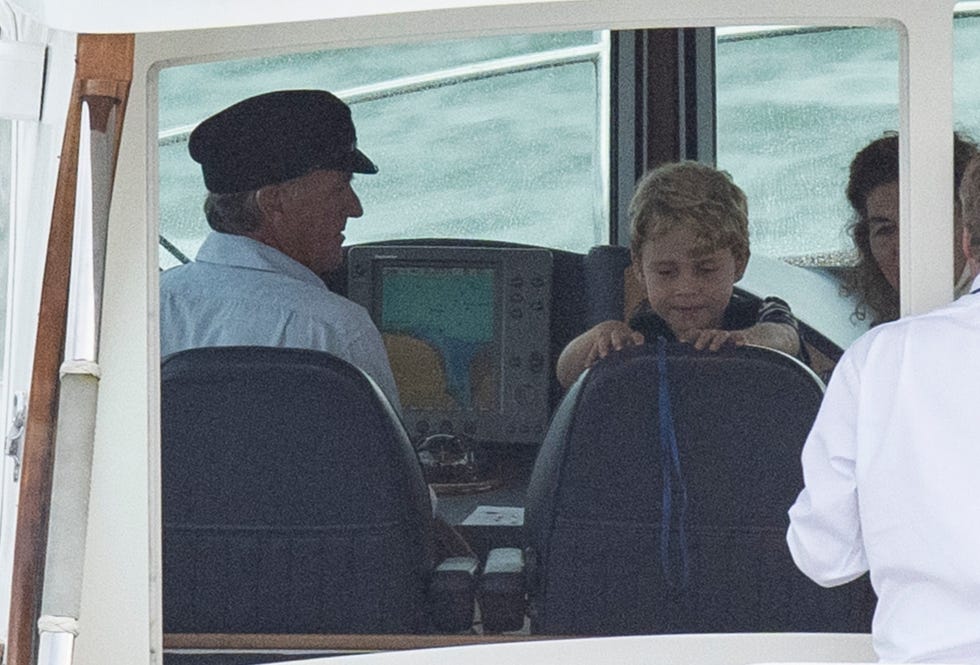 Jorge de Cambridge en la cabina del capitán