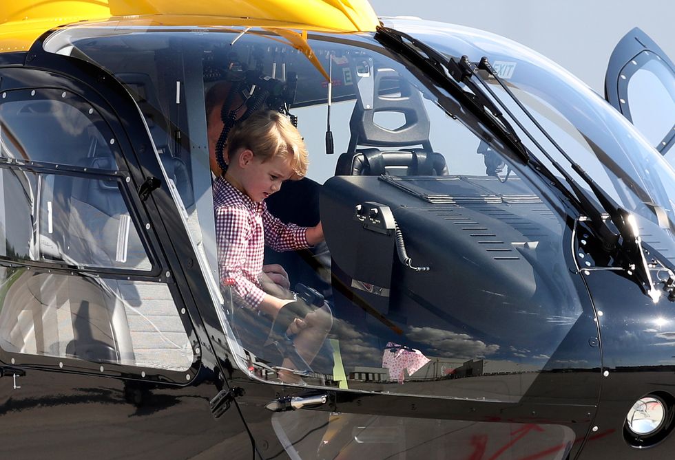 Jorge de Inglaterra piloto durante visita a 'Airbus'