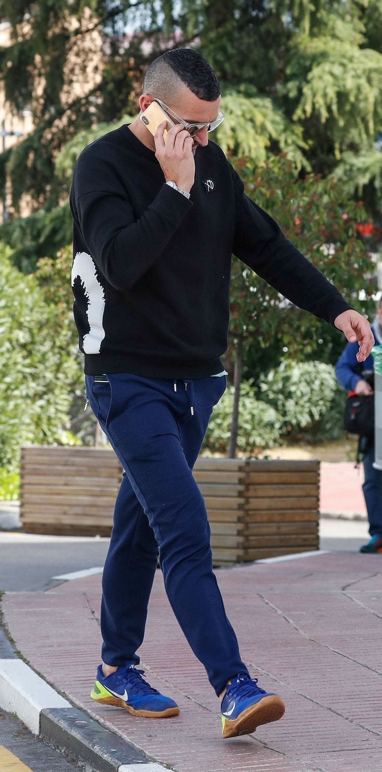 Jeans, Footwear, Snapshot, Denim, Fashion, Street fashion, Standing, Shoe, Outerwear, Leg, 