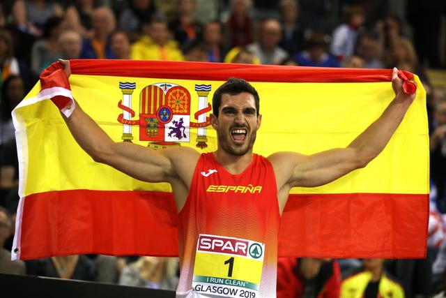 jorge ureña celebra el triunfo en el heptatlón del europeo de atletismo en pista cubierta de glasgow 2019