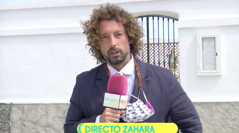 josé antonio león en el funeral del marido de paz padilla