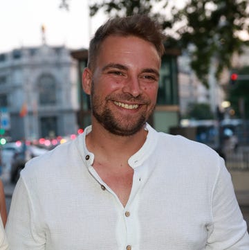 Jose Maria Almoguera celebra su 35 cumpleanos en un restaurante de Madrid con su madre y su novia jose maria almoguera celebra su 35 cumpleanos en un restaurante de madrid con su madre y su novia