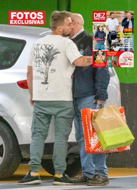 el hijo y el ex de carmen borrego se despiden en el parking de un centro comercial