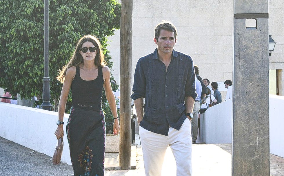 la familia de juan gomez acebo le despide en el tanatorio de calvia, mallorca, tras su muerte