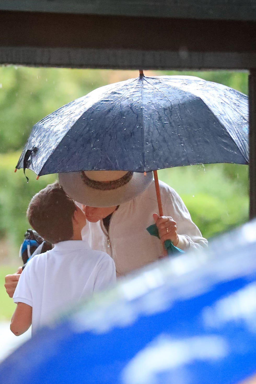 josé ortega cano acompaña al colegio a su hijo, josé maría, en madrid