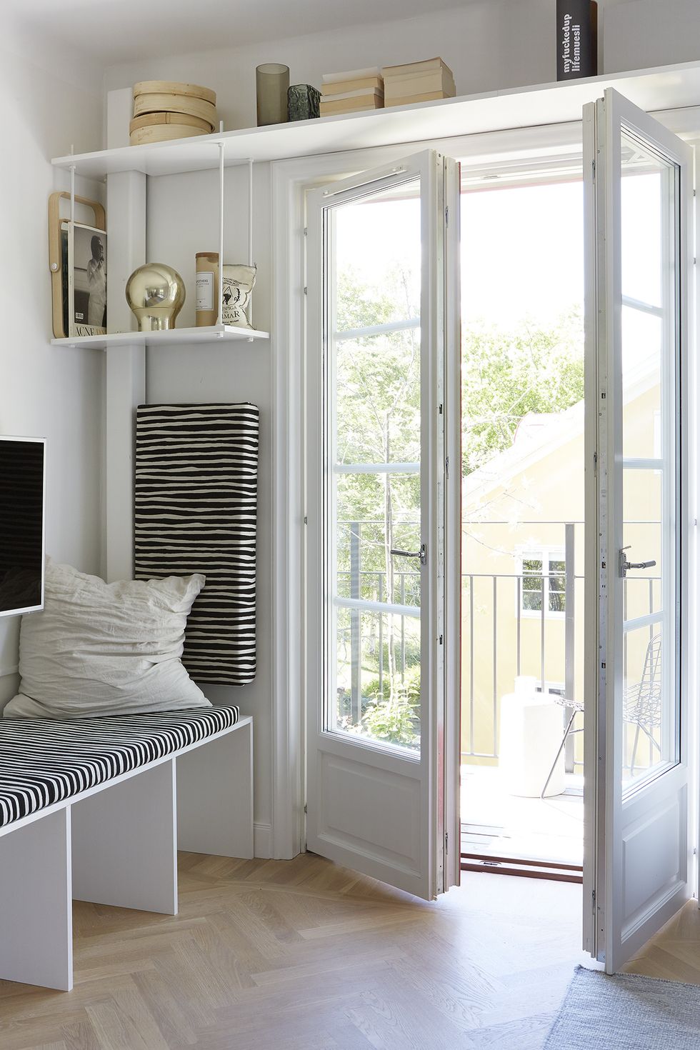 minimalist living room storage ideas
