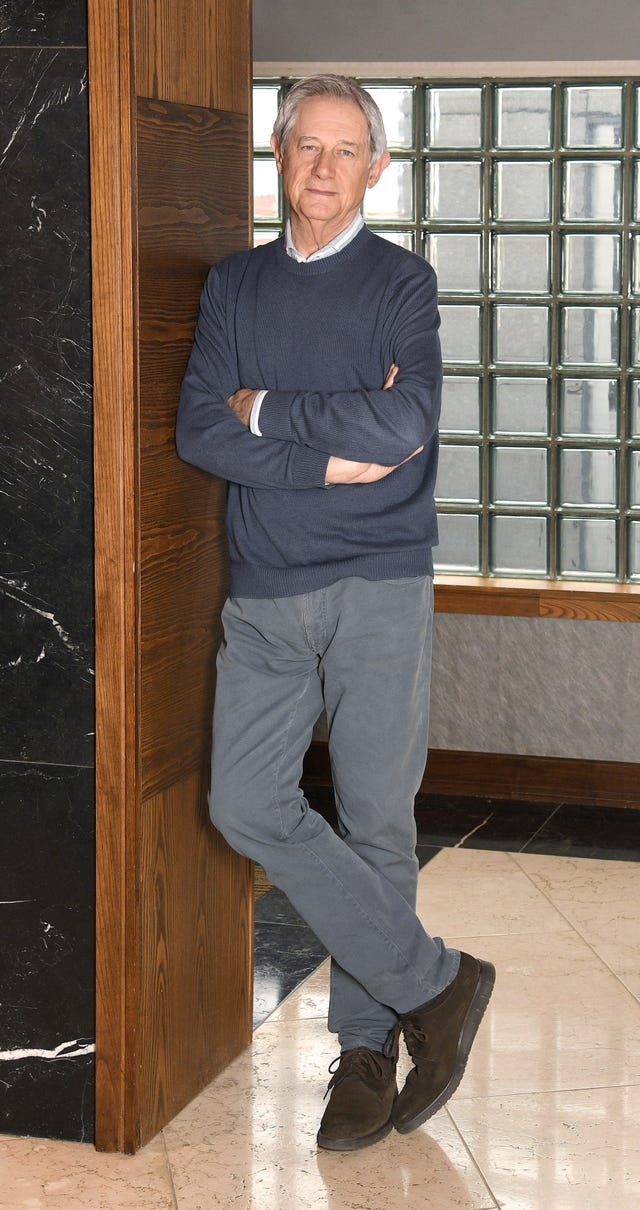 el actor posa en un hotel de madrid