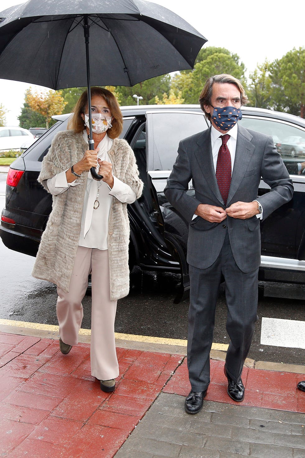 ana botella y josé maría aznar, en el tanatorio de fernando falcó