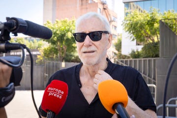 josep maria mainat en el entierro del productor audiovisual toni cruz
