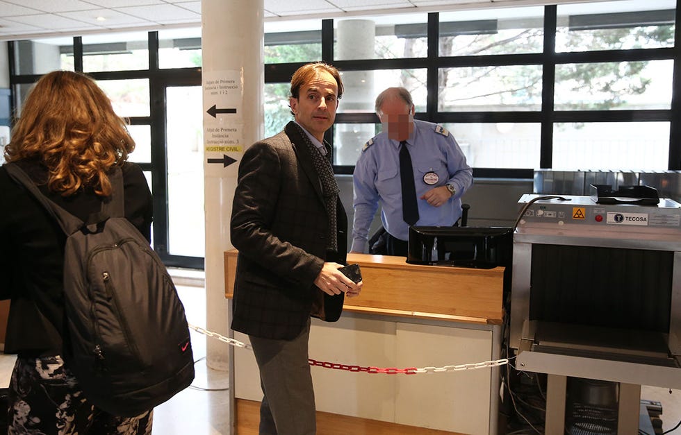 Josep Santacana en los juzgados de Esplugues de Llobregat, Barcelona.