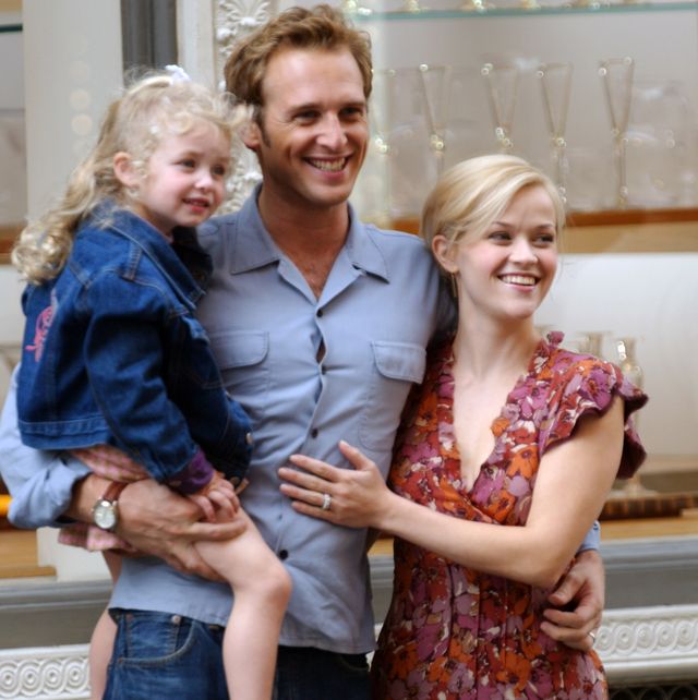 reese witherspoon and josh lucas filming "sweet home alabama" in new york city
