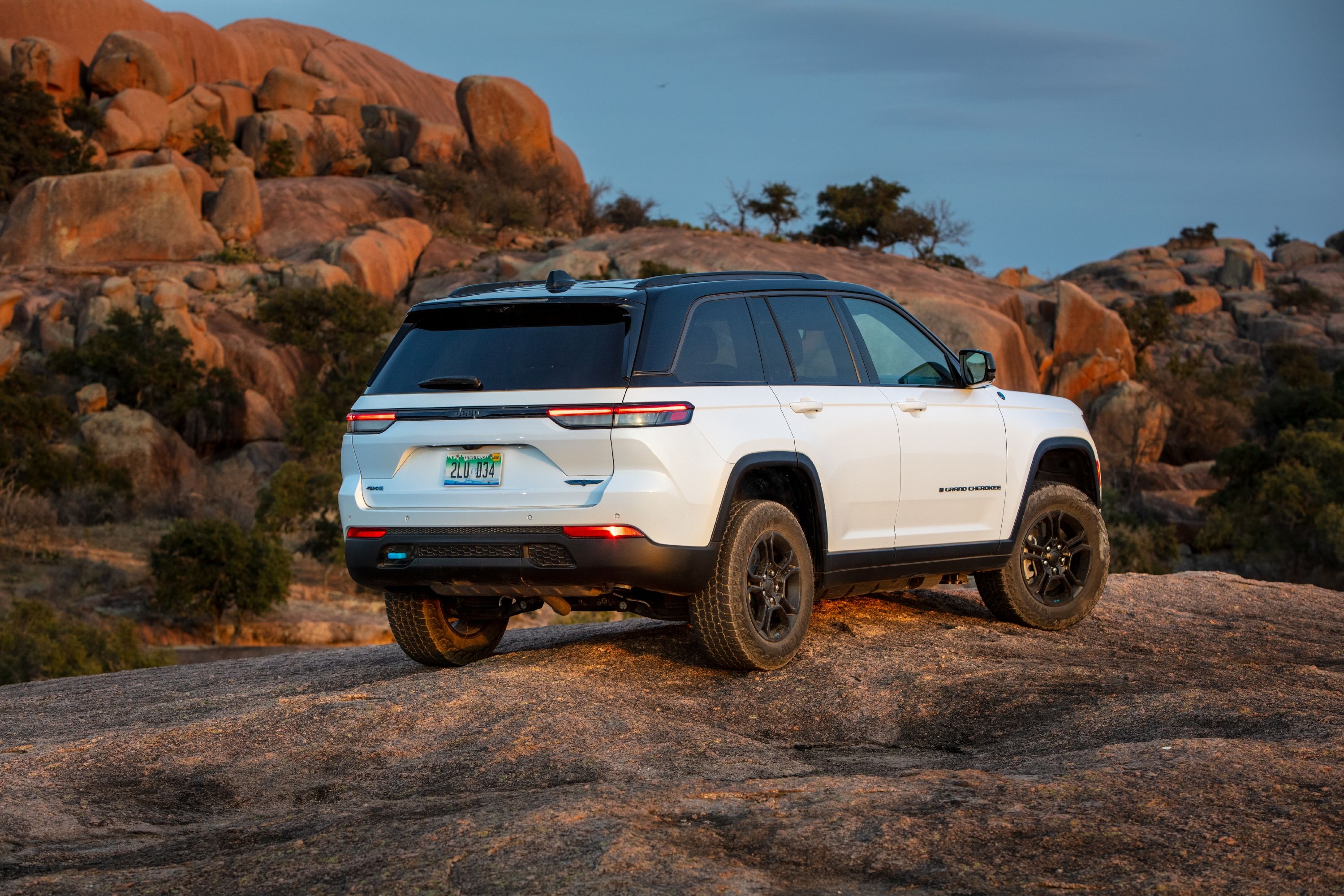 Jeep Grand Cherokee 4xe: The Hybrid V-8 Killer