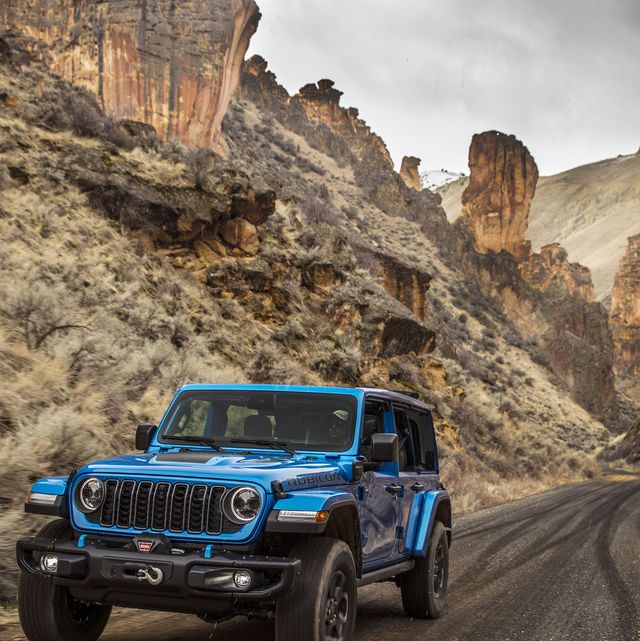 Going Offroad in Your Jeep? 5 Things You'll Want to Have in Place