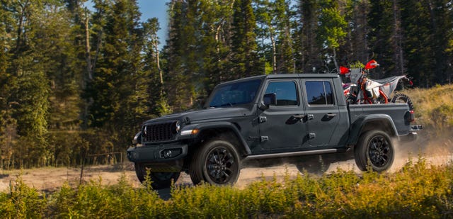 2025 Jeep Gladiator Nighthawk