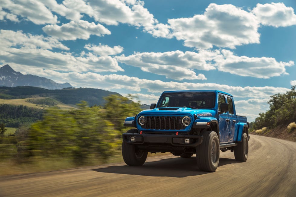 Gallery 2025 Jeep Gladiator Photos