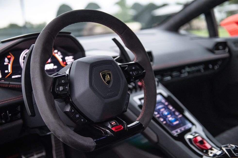 Gallery: A Look Inside and In Detail at the Lamborghini Huracan Evo