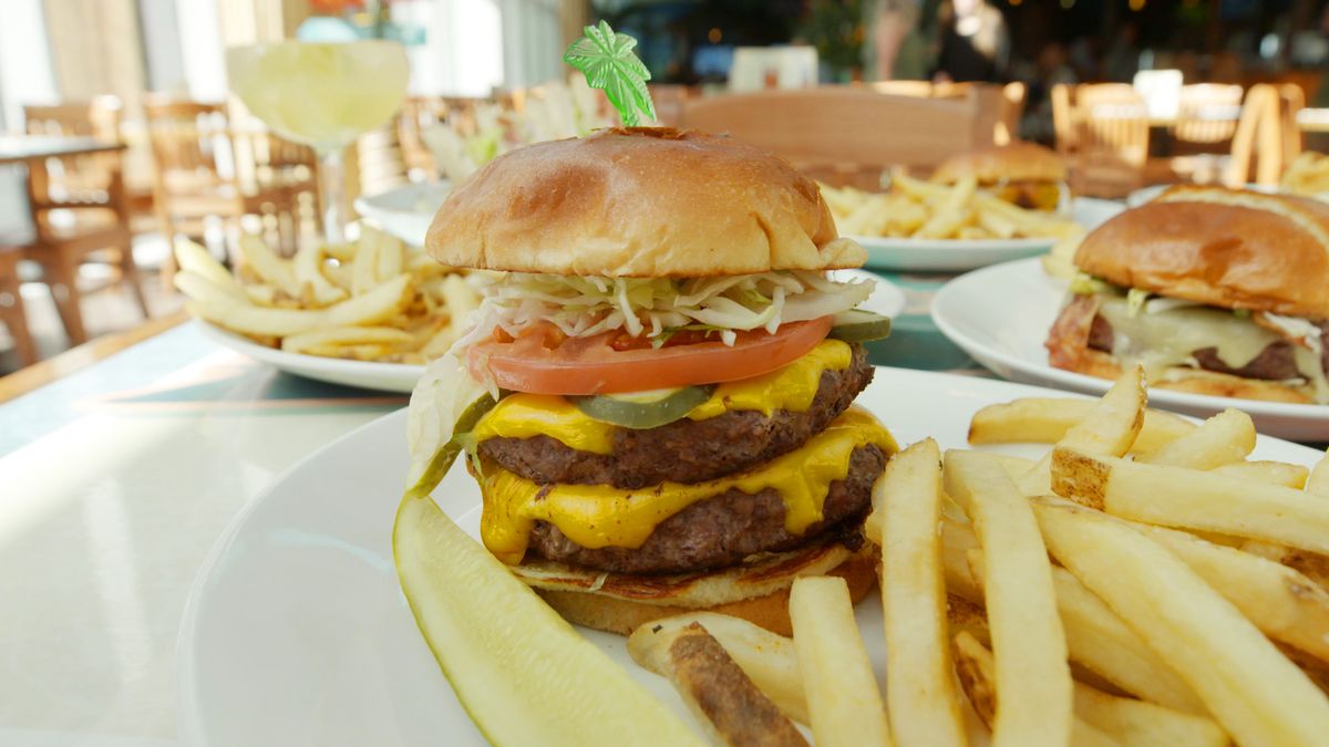 preview for I Tried The Most Popular Menu Items At Jimmy Buffett's Margaritaville