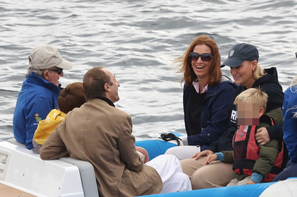 el rey don juan carlos con su familia en sanxenxo