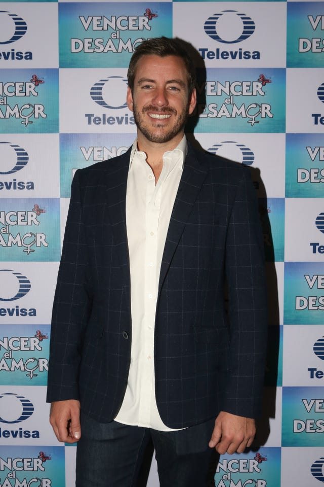 juan diego covarrubias en 'vencer al desamor' presentacion