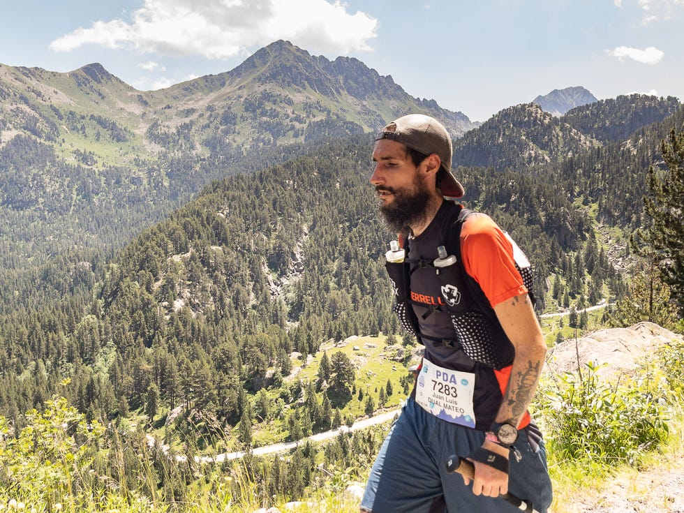 juan dual, el corredor de ultras sin estómago, colon ni recto en la montaña