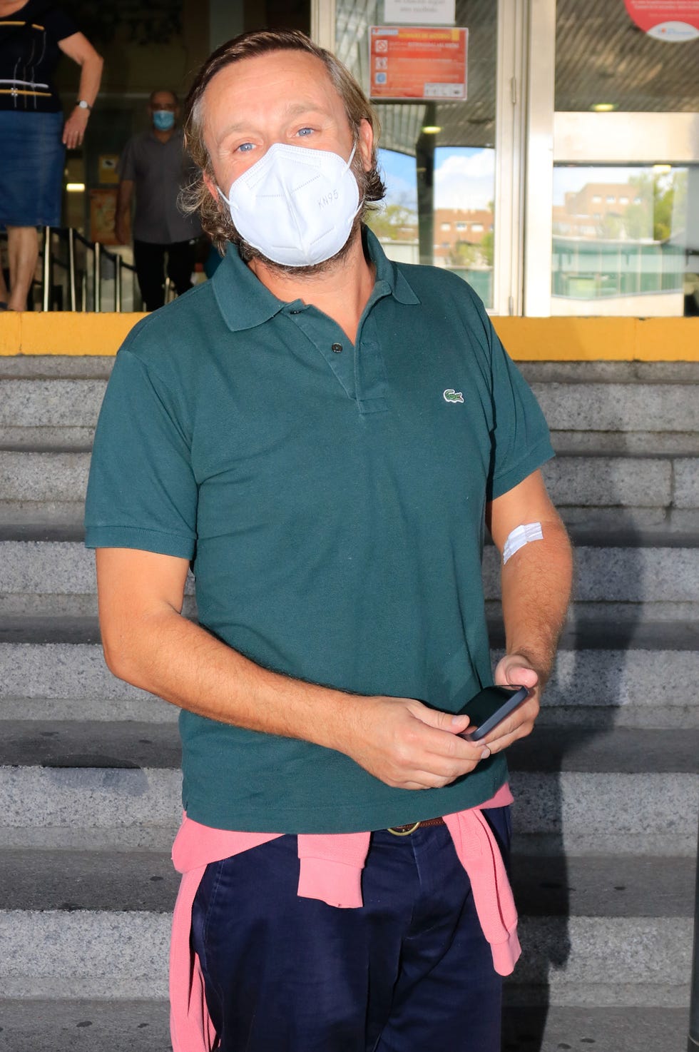 juan peña  abandona el hospital tras estar ingresado por covid