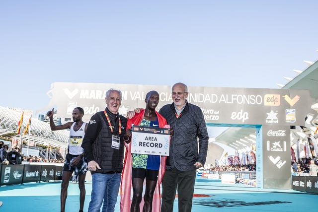 juan, roig, kaan, kigen, ozbilen, atleta, mejor, tiempo maraton, europa