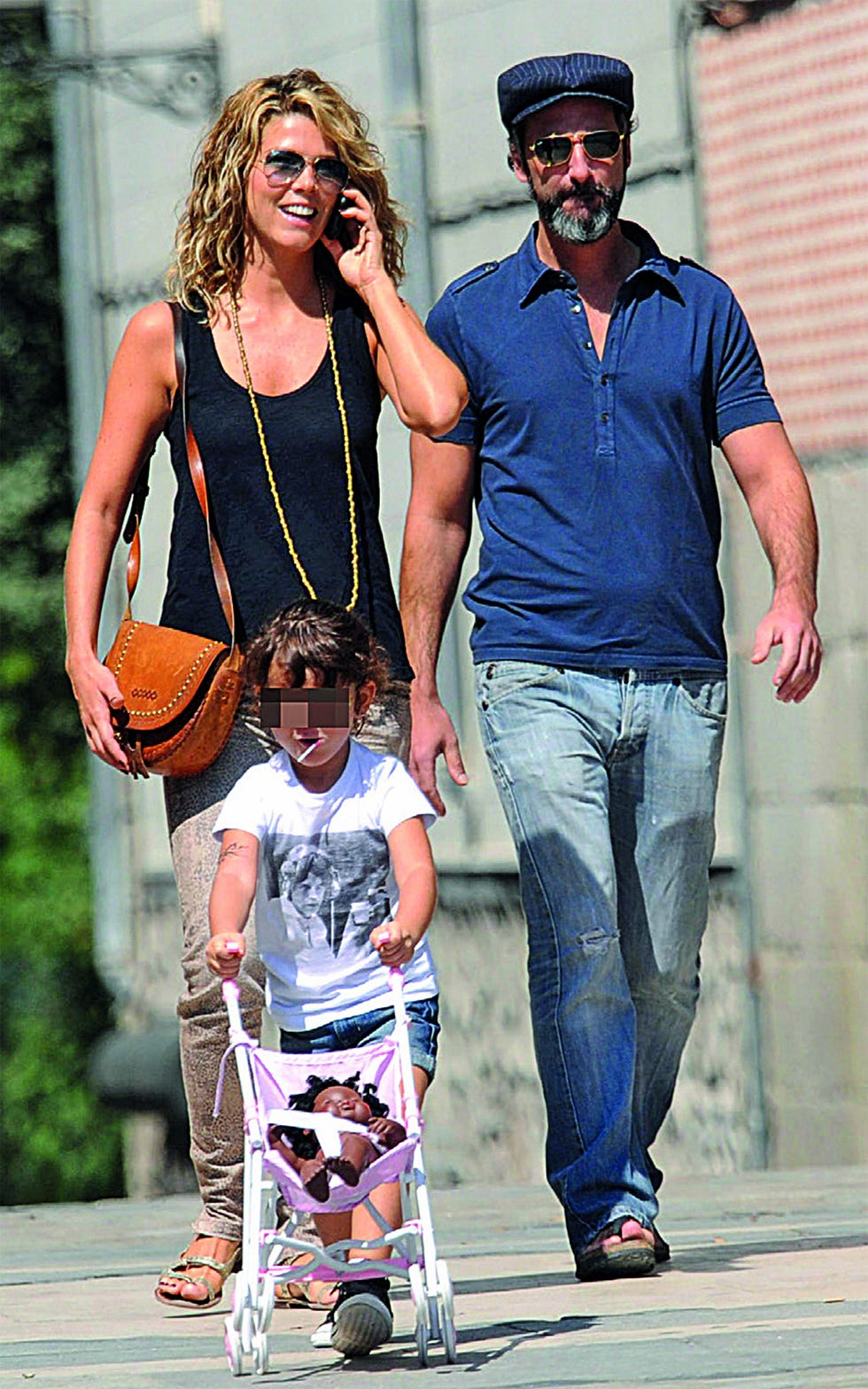 Juana Acosta y Ernesto Alterio junto a su hija, Lola
