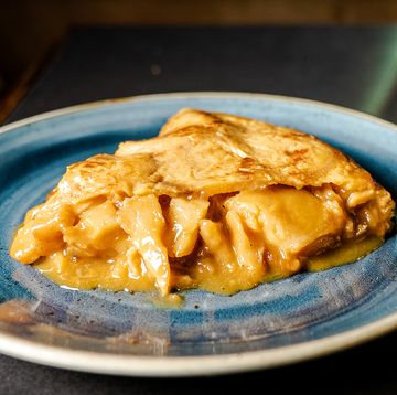 tortilla de patata de juana la loca, bar restaurante de madrid es la preferida de bizarrap