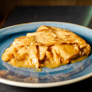 tortilla de patata de juana la loca, bar restaurante de madrid es la preferida de bizarrap