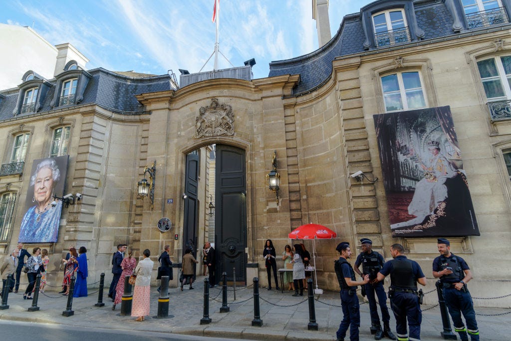 jubilee queen elisabeth ii at british embassy in paris
