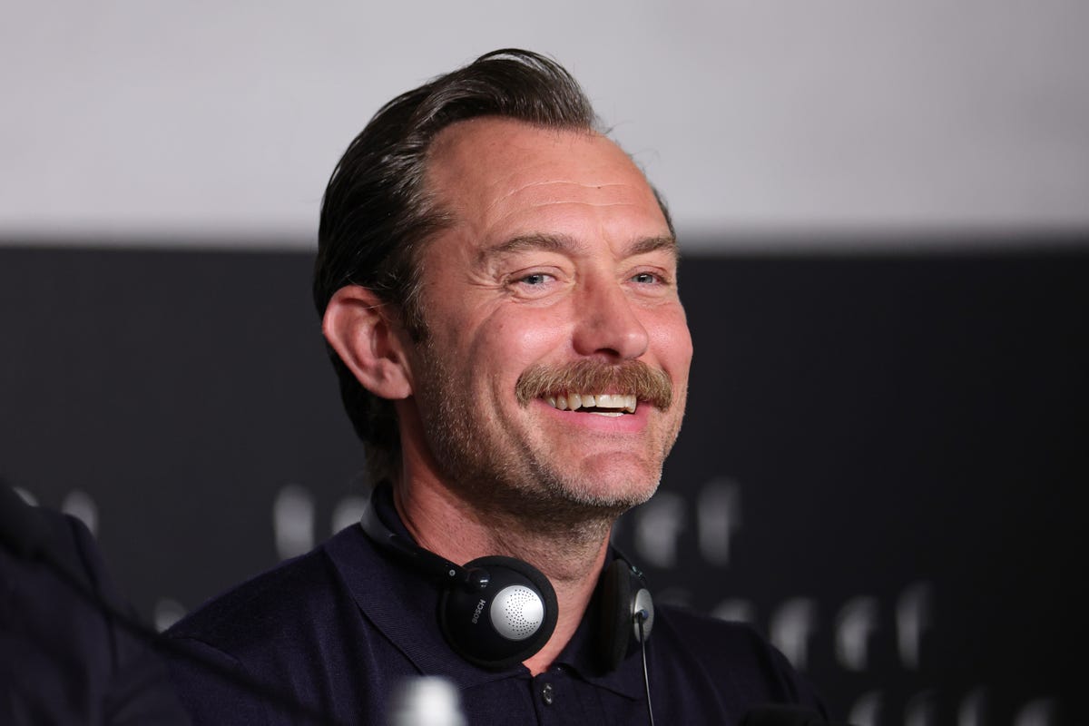 Jude Law Stank of ‘Blood, Fecal Matter and Sweat’ While Filming ‘Firebrand’