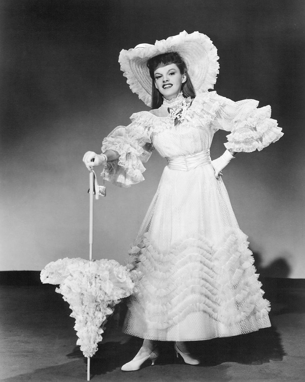 american actress and singer judy garland 1922   1969 as esther smith in 'meet me in st louis', directed by vincente minnelli, 1944  photo by silver screen collectiongetty images