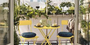 juego de mesa y sillas plegables saltholmen en amarillo para balcón o terraza