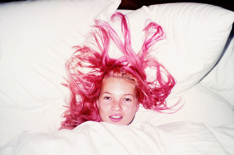 model kate moss, juergen teller, young pink kate, londra, anni 90
