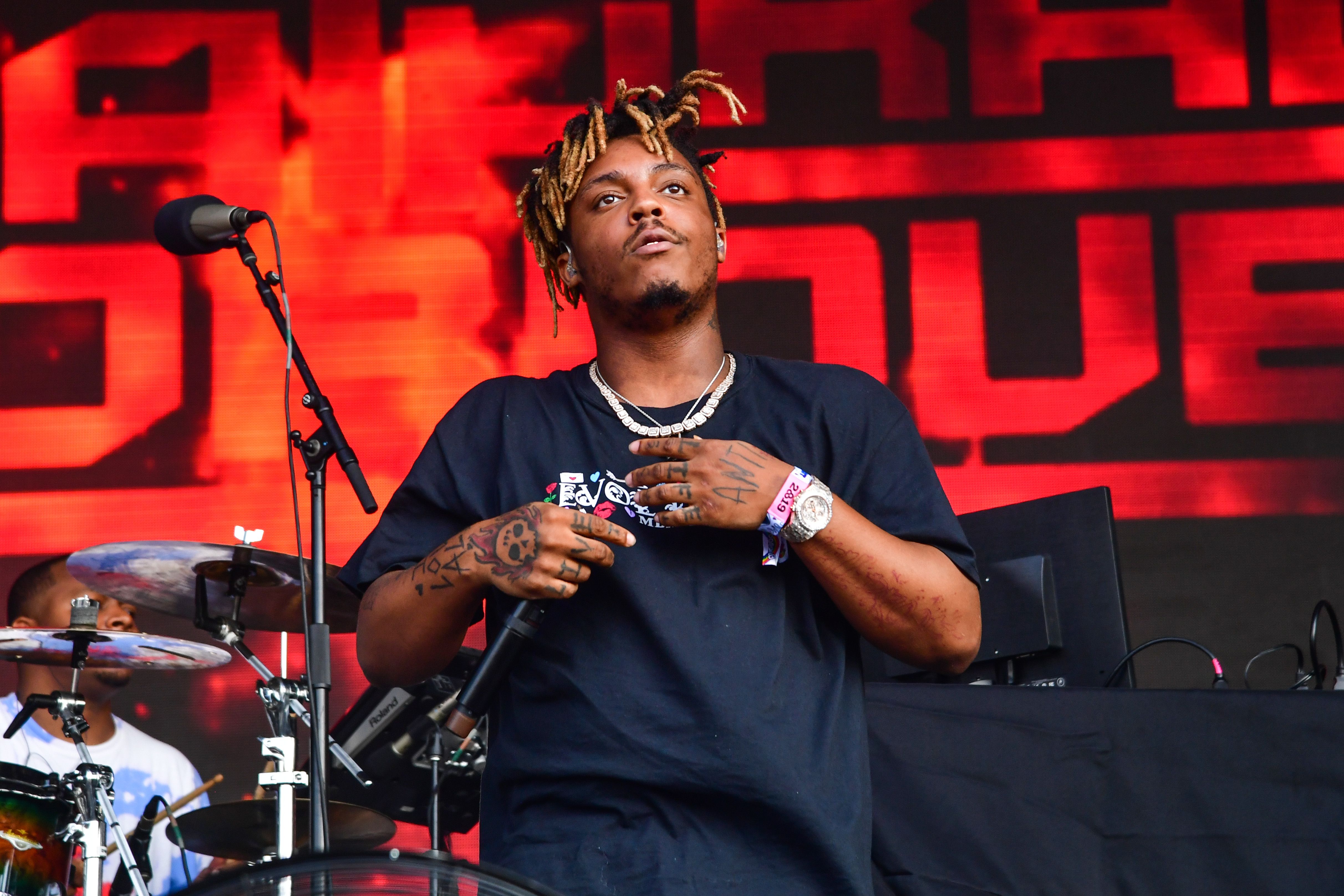 Rapper Juice Wrld Dead at 21