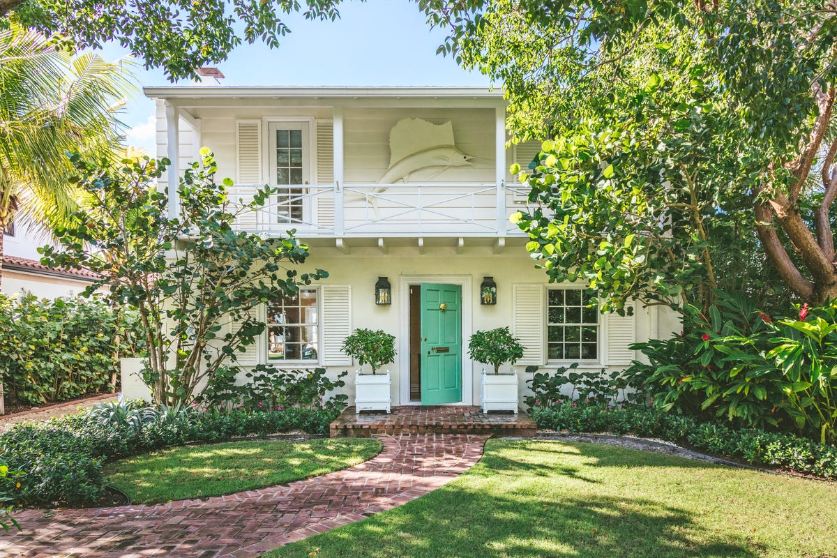 32 Front Door Plants for the Prettiest, Most Welcoming Entrance