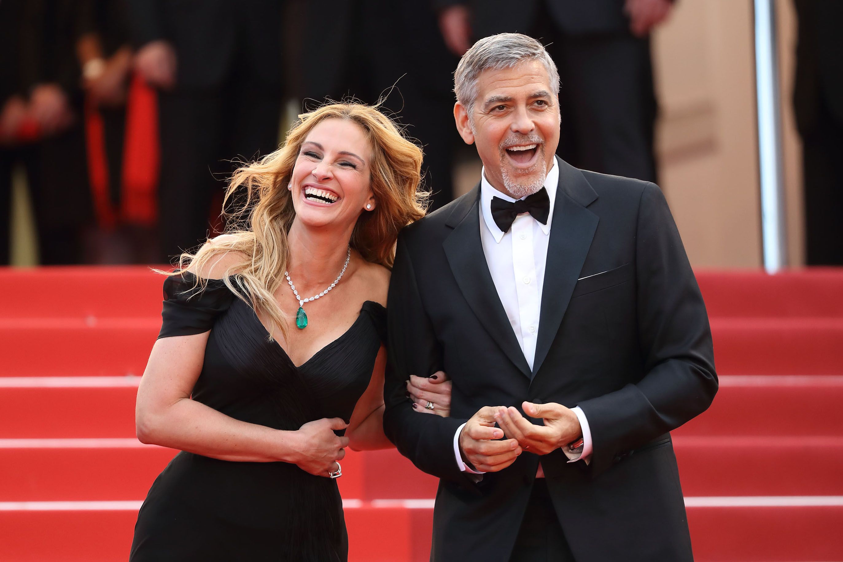 Julia Roberts and George Clooney Star in Romantic Comedy 'Ticket to  Paradise