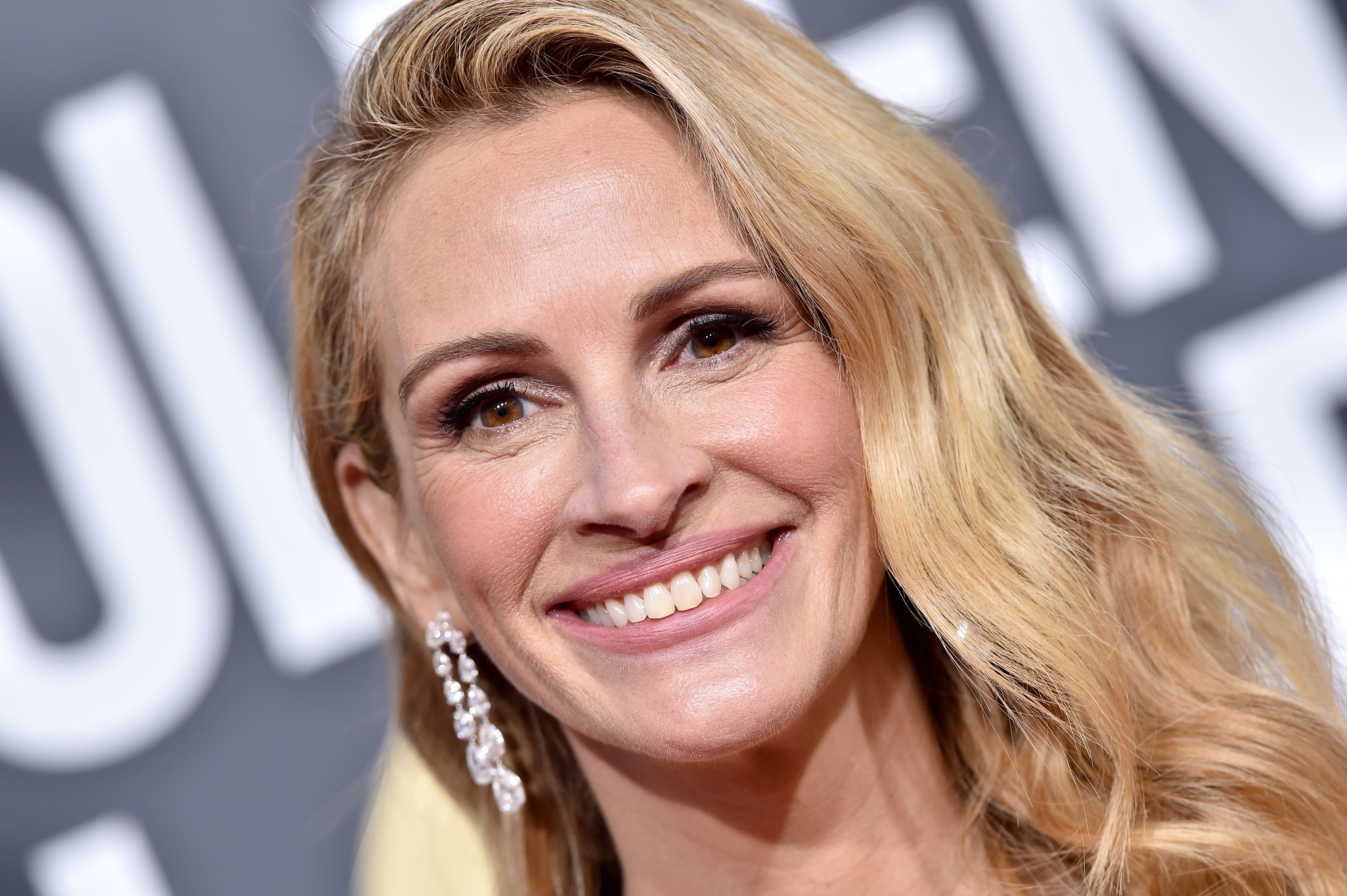 Julia Roberts In Talks To Star In  Series 'Charlotte Walsh Likes To  Win