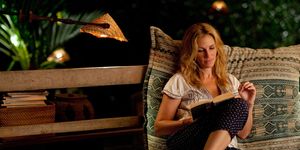 julia roberts in eat pray love   reading a book