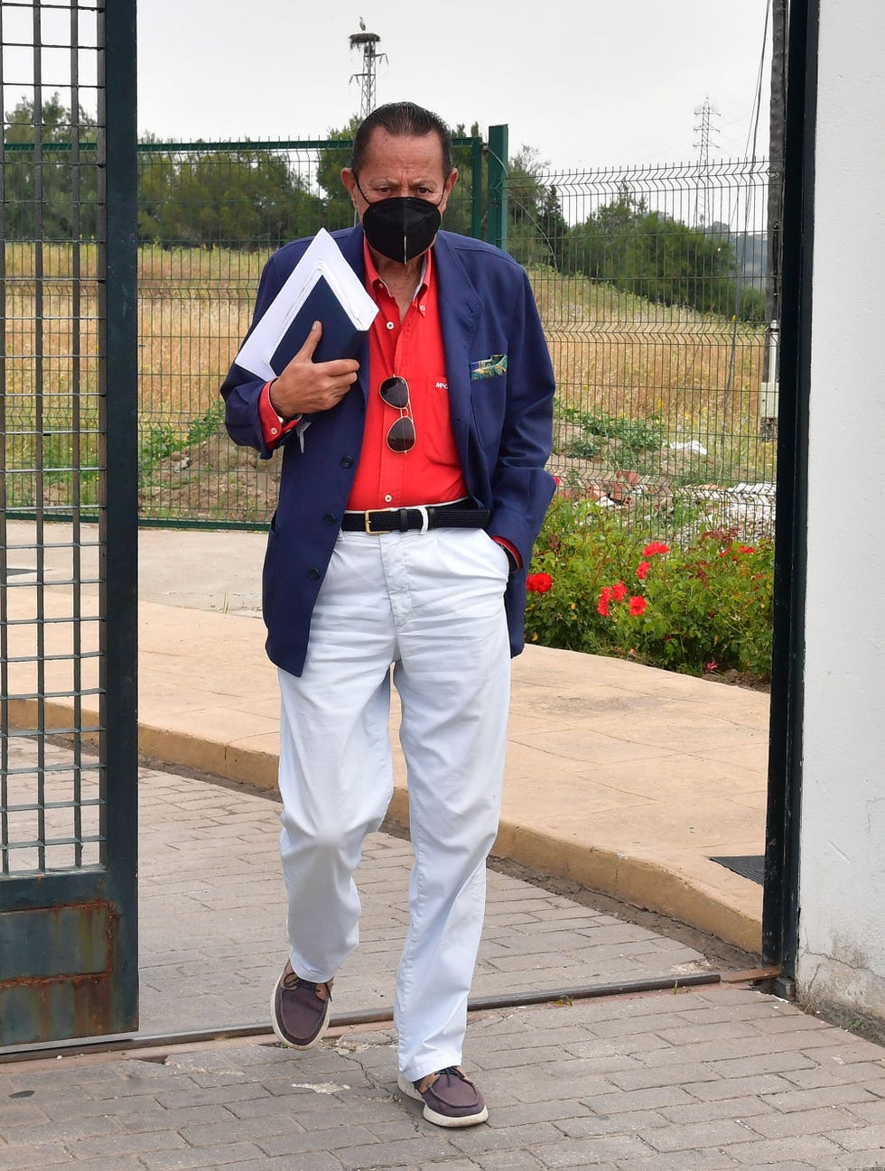 el ex de isabel pantoja sale del cis de algeciras