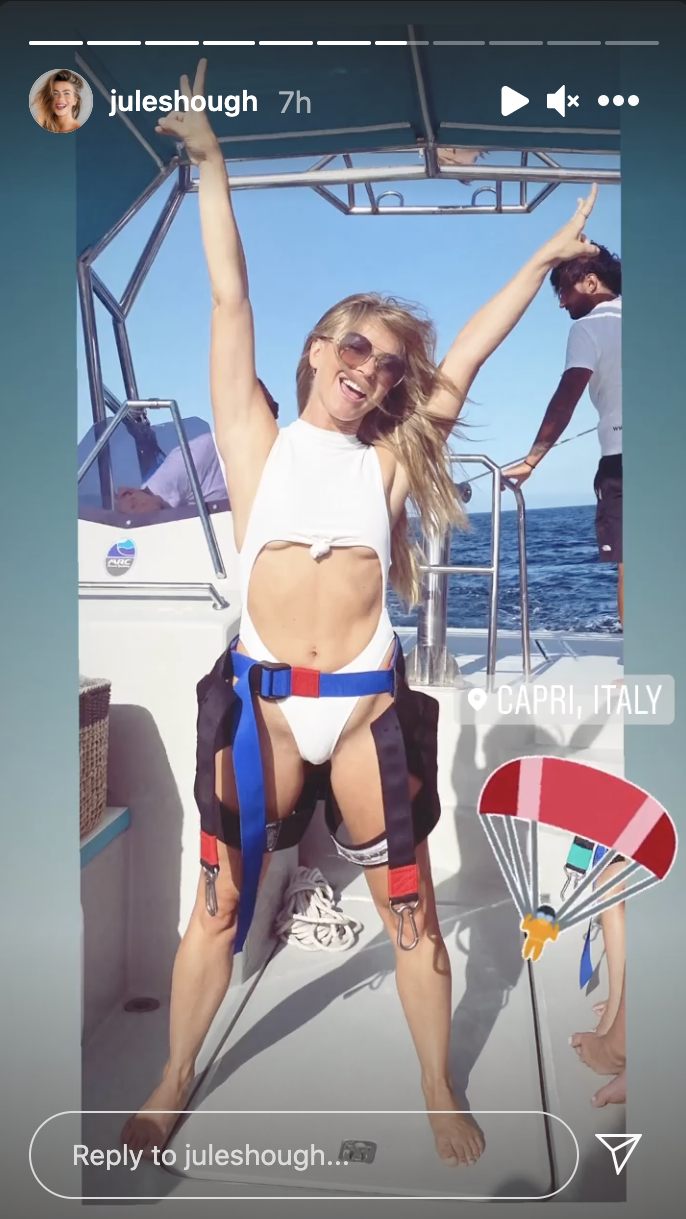 julianne hough bikini photo parasailing