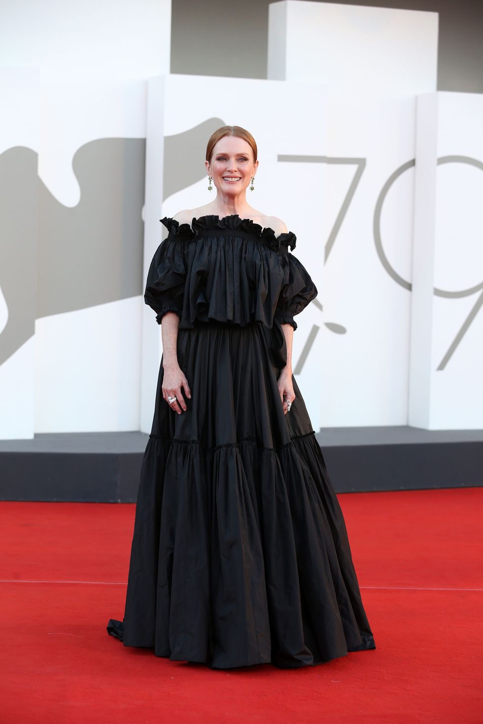 julianne moore at the closing ceremony red carpet 79th venice international film festival
