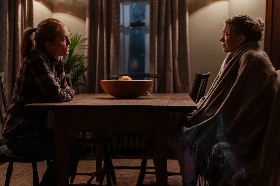 julianne moore, sydney sweeney, echo valley