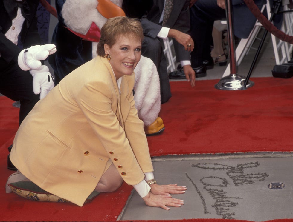 40 Rare Photos of Julie Andrews Through the Years, Including Young Life and  Movie Photos