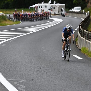 julie van de velde demareert in de derde etappe van de tour de france femmes 2023