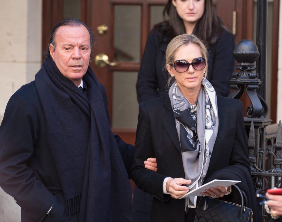 Julio Iglesias y Miranda  en el funeral de Oscar De La Renta