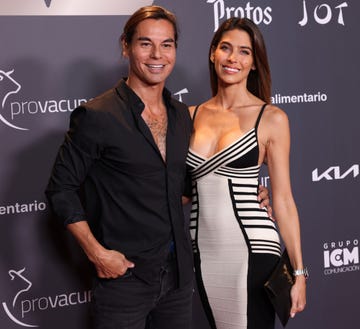 el cantante y su novia, la actriz y modelo