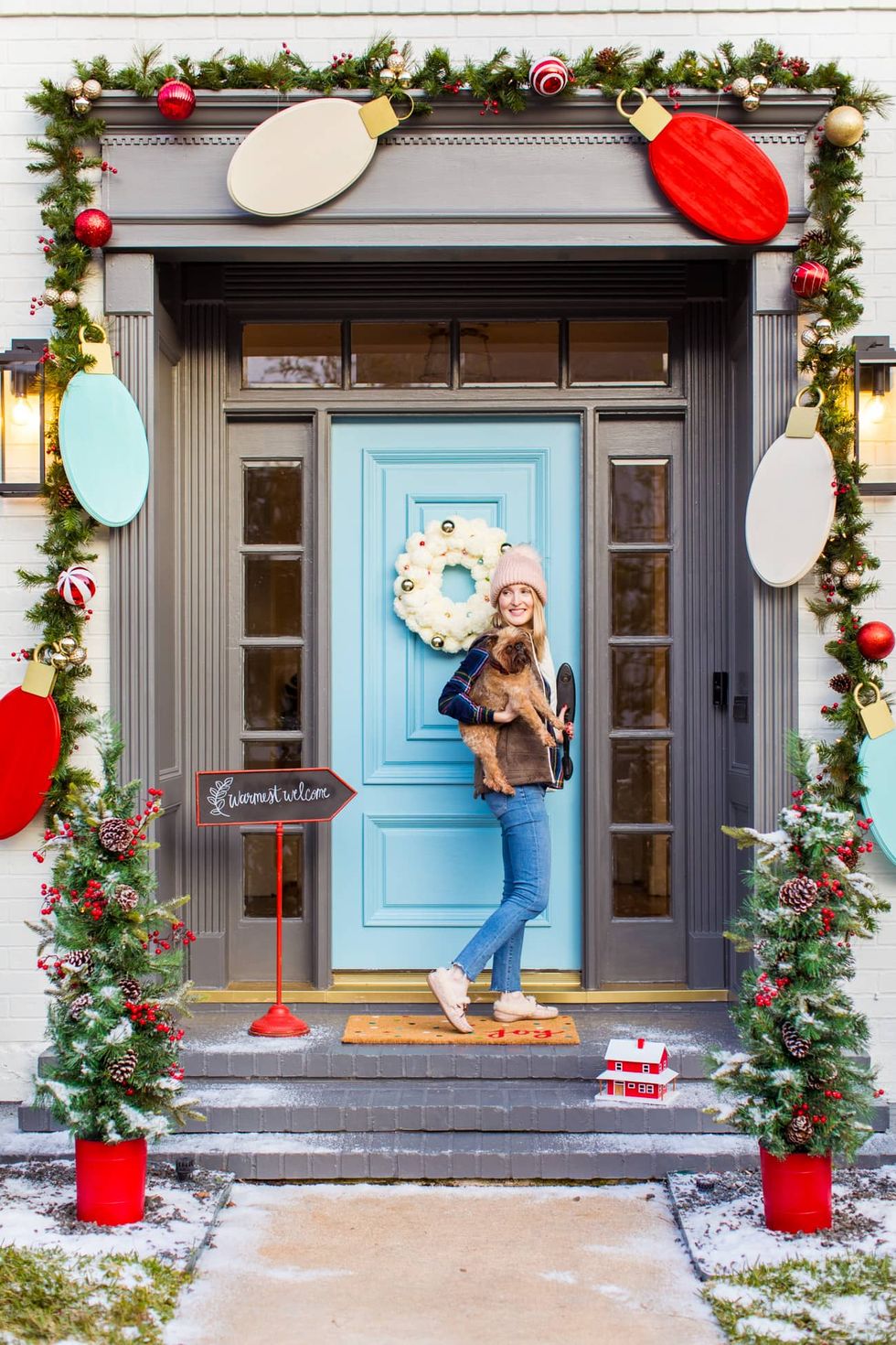 29 Best Christmas Porch Decorations