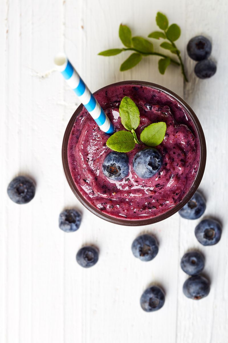 glass of blueberry smoothie