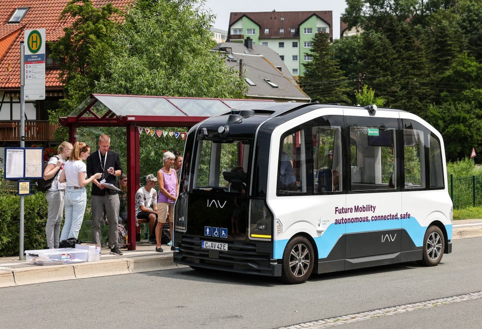 autonomous bus shuttle runs in the ore mountains